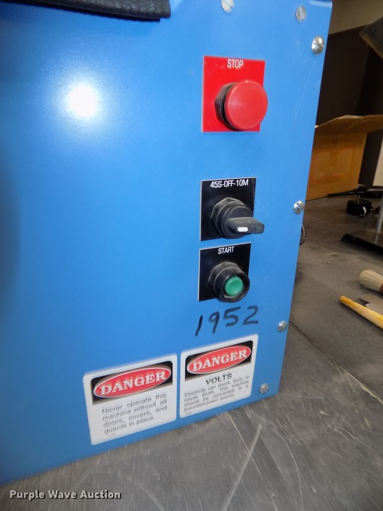 image for item DZ9742 Gilson sand content shaker and test set