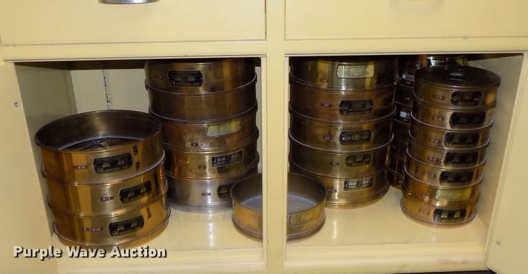 image for item DZ9745 Aggregate gradation analysis equipment