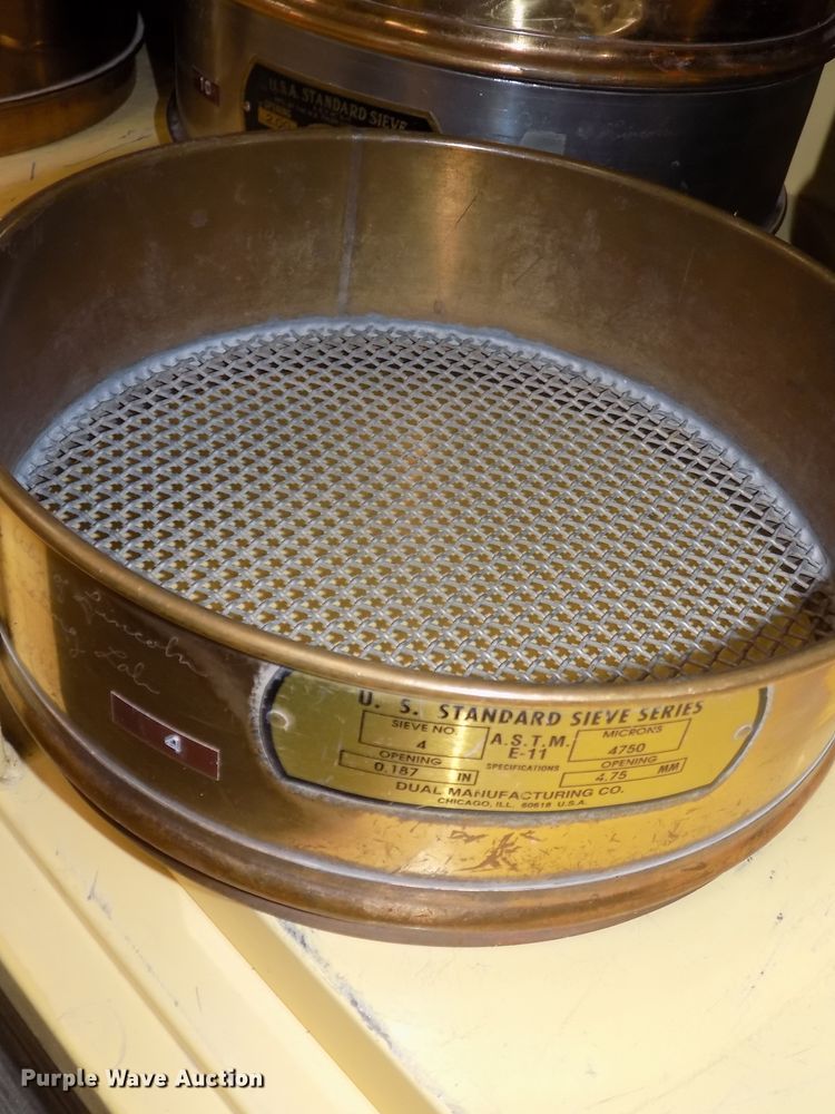 image for item DZ9745 Aggregate gradation analysis equipment