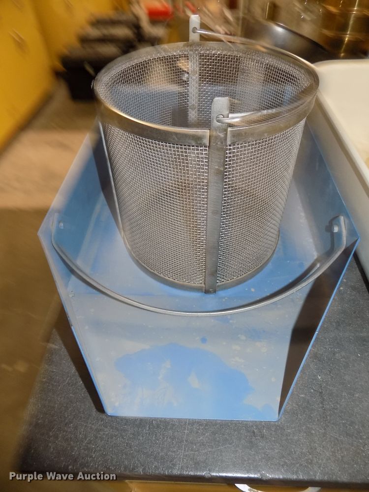 image for item DZ9749 Aggregate analysis testing equipment