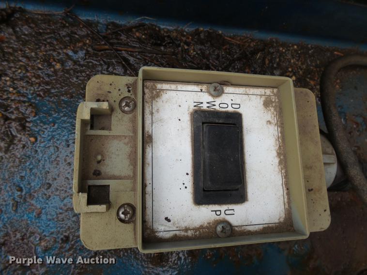 image for item EF9501 1994 Dressen dump trailer