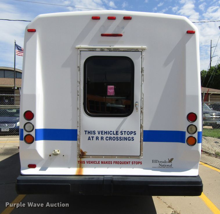 image for item EU9732 2007 Ford E450 Eldorado Aerotech 24FA7 shuttle bus