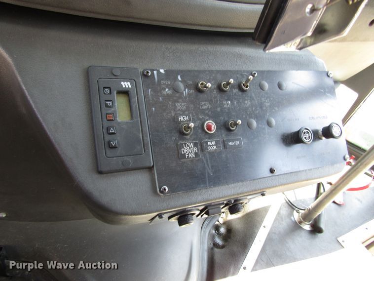 image for item EU9732 2007 Ford E450 Eldorado Aerotech 24FA7 shuttle bus