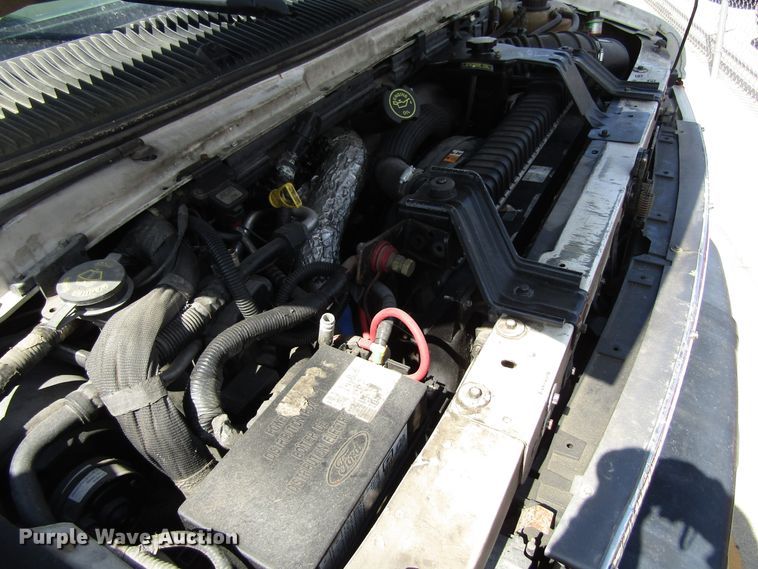 image for item EU9732 2007 Ford E450 Eldorado Aerotech 24FA7 shuttle bus