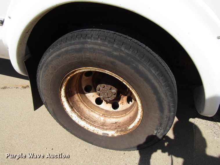 image for item EU9732 2007 Ford E450 Eldorado Aerotech 24FA7 shuttle bus