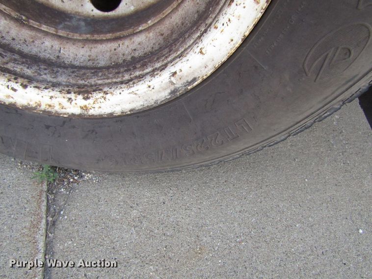 image for item EU9732 2007 Ford E450 Eldorado Aerotech 24FA7 shuttle bus