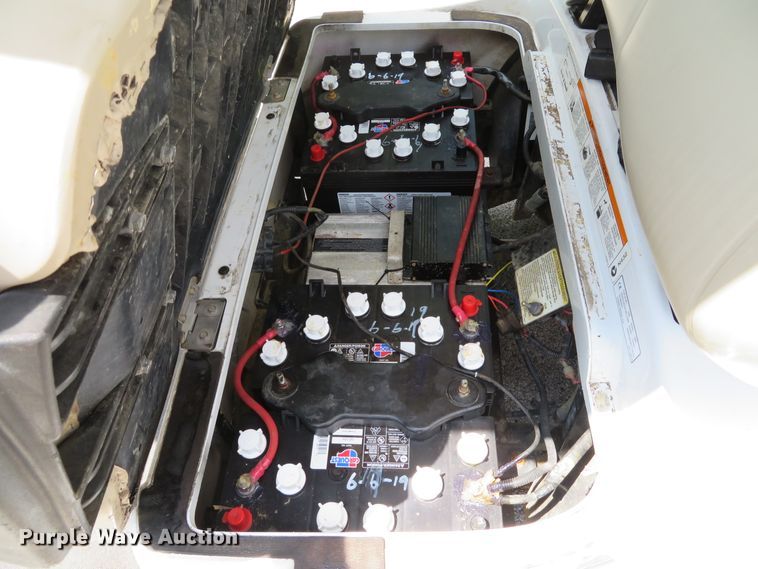 image for item EV9654 2008 Yamaha YDRE golf cart