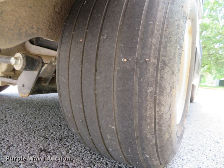 image for item EV9654 2008 Yamaha YDRE golf cart