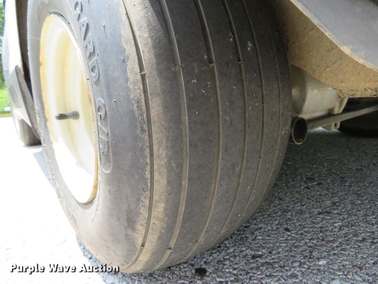 image for item EV9654 2008 Yamaha YDRE golf cart