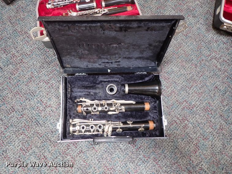 image for item FB9210 (11) clarinets