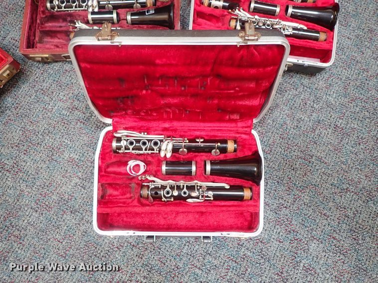 image for item FB9210 (11) clarinets