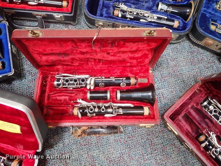 image for item FB9210 (11) clarinets