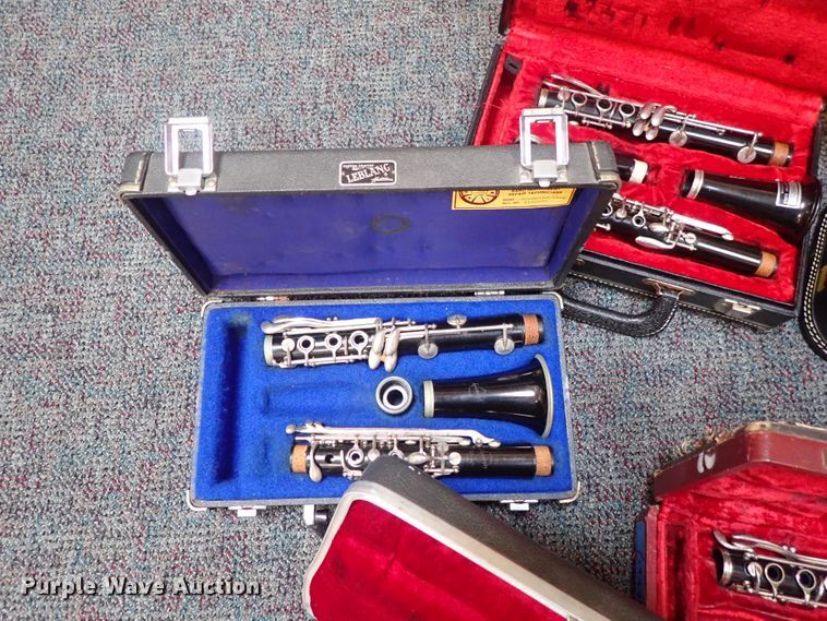 image for item FB9210 (11) clarinets