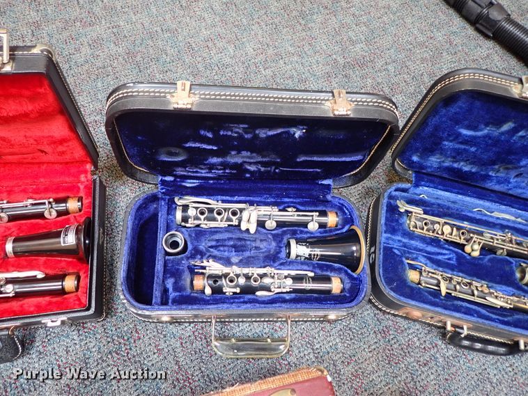 image for item FB9210 (11) clarinets