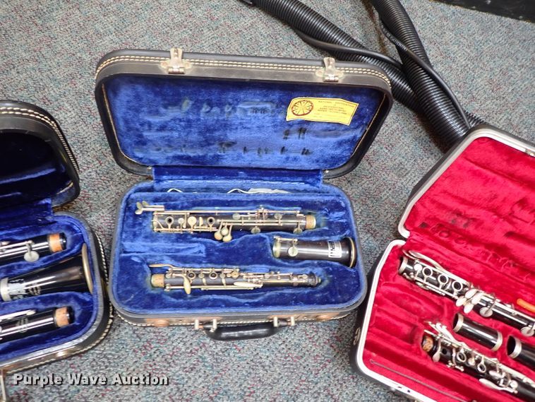 image for item FB9210 (11) clarinets