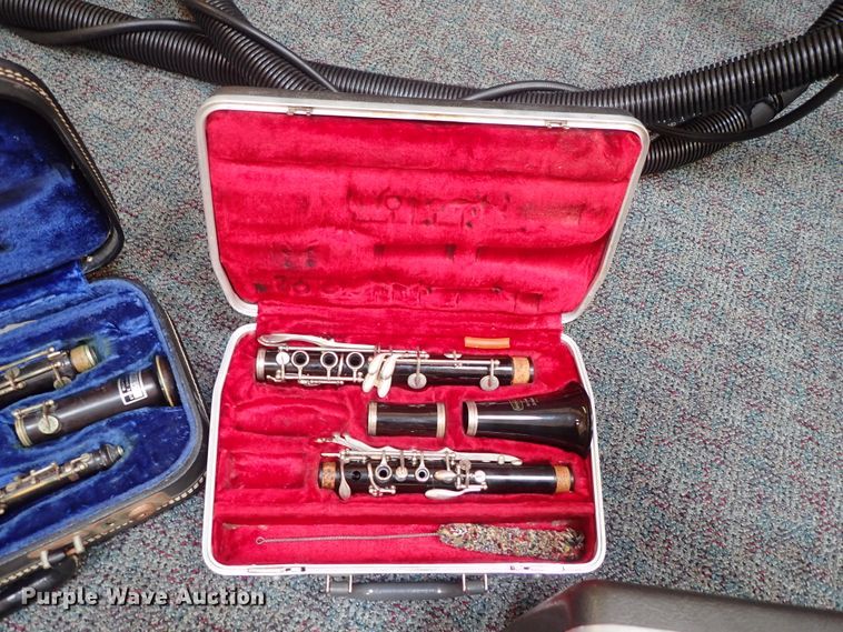 image for item FB9210 (11) clarinets