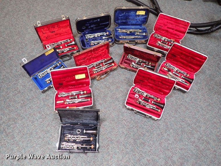 image for item FB9210 (11) clarinets