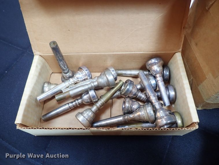 image for item FB9212 (7) trumpets