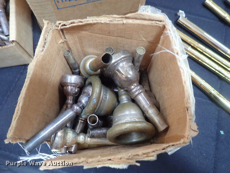 image for item FB9212 (7) trumpets