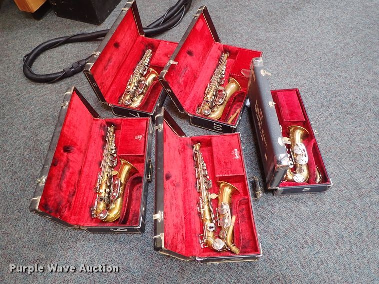 image for item FB9213 (5) saxophones