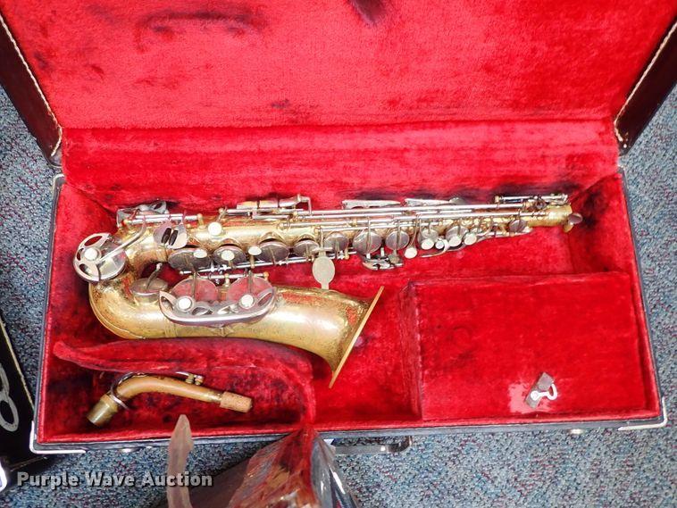 image for item FB9213 (5) saxophones