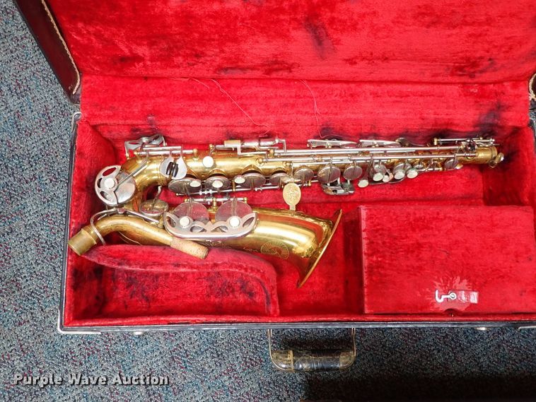 image for item FB9213 (5) saxophones