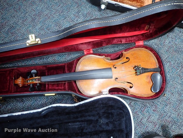 image for item FB9215 Musical instruments