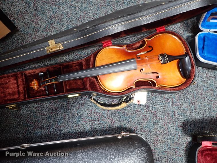 image for item FB9215 Musical instruments