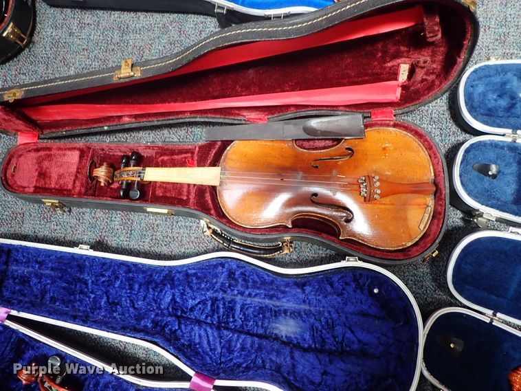 image for item FB9215 Musical instruments
