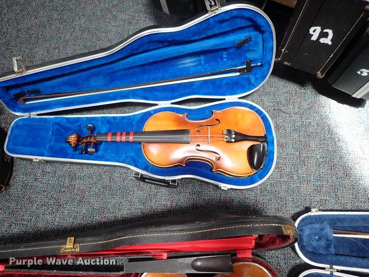 image for item FB9215 Musical instruments