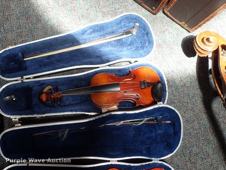 image for item FB9215 Musical instruments