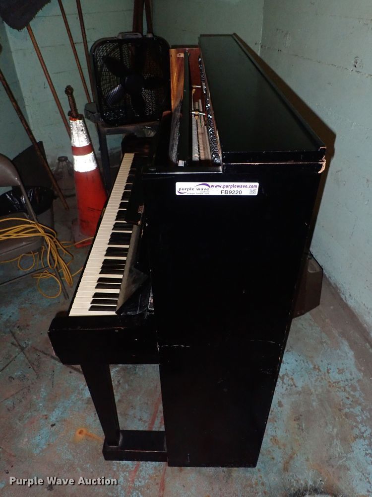 image for item FB9220 Kawai piano