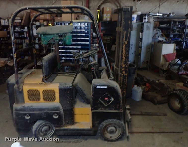 image for item FE9805 Allis Chalmers FT4024 forklift