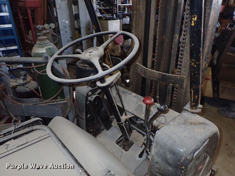 image for item FE9805 Allis Chalmers FT4024 forklift