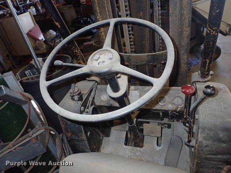 image for item FE9805 Allis Chalmers FT4024 forklift