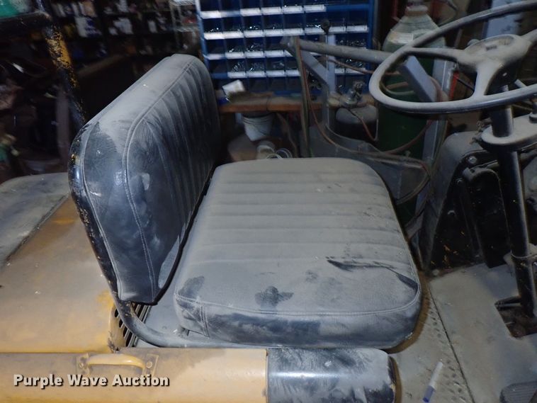 image for item FE9805 Allis Chalmers FT4024 forklift