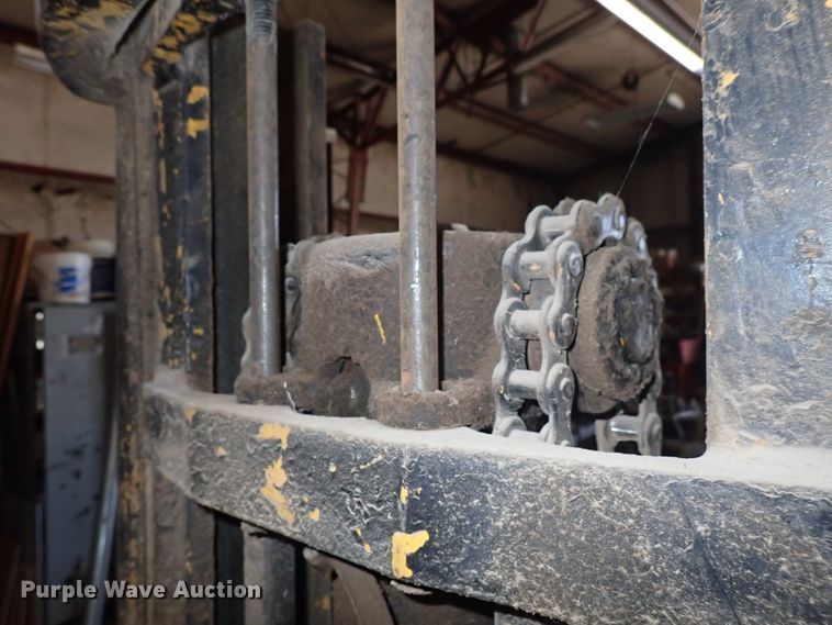 image for item FE9805 Allis Chalmers FT4024 forklift