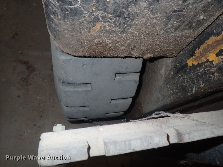 image for item FE9805 Allis Chalmers FT4024 forklift