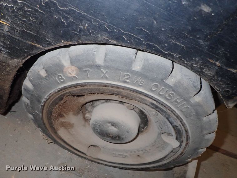 image for item FE9805 Allis Chalmers FT4024 forklift