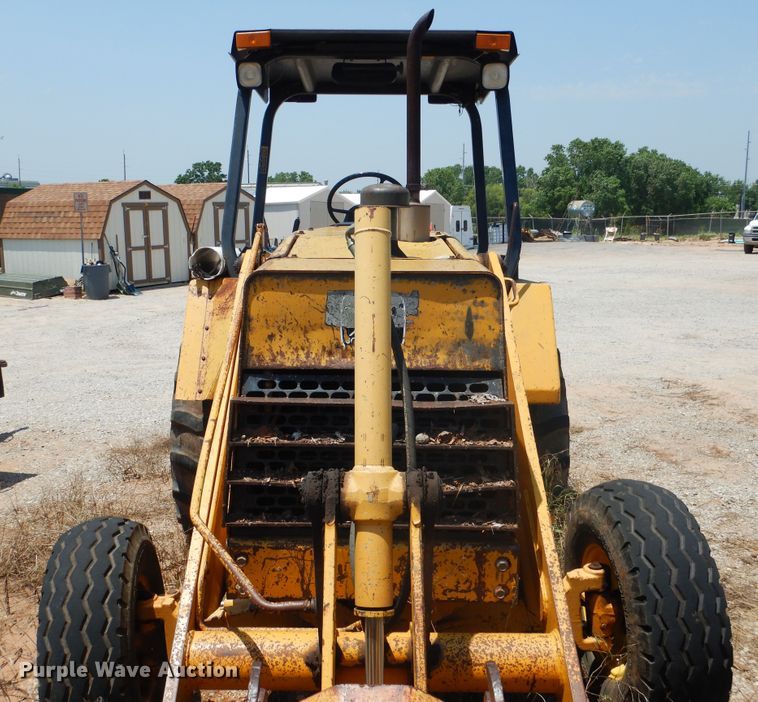 image for item FI9839 1987 John Deere 210C landscape tractor