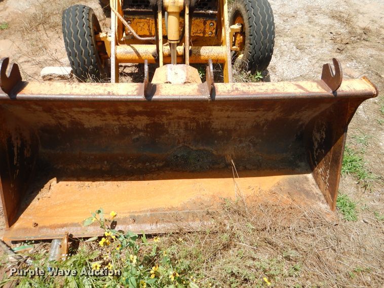 image for item FI9839 1987 John Deere 210C landscape tractor