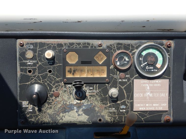 image for item FI9839 1987 John Deere 210C landscape tractor