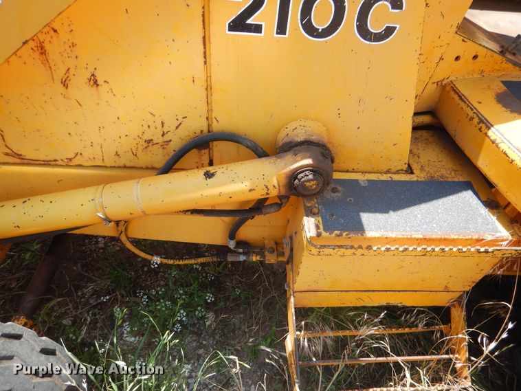 image for item FI9839 1987 John Deere 210C landscape tractor