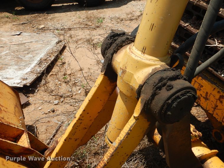 image for item FI9839 1987 John Deere 210C landscape tractor