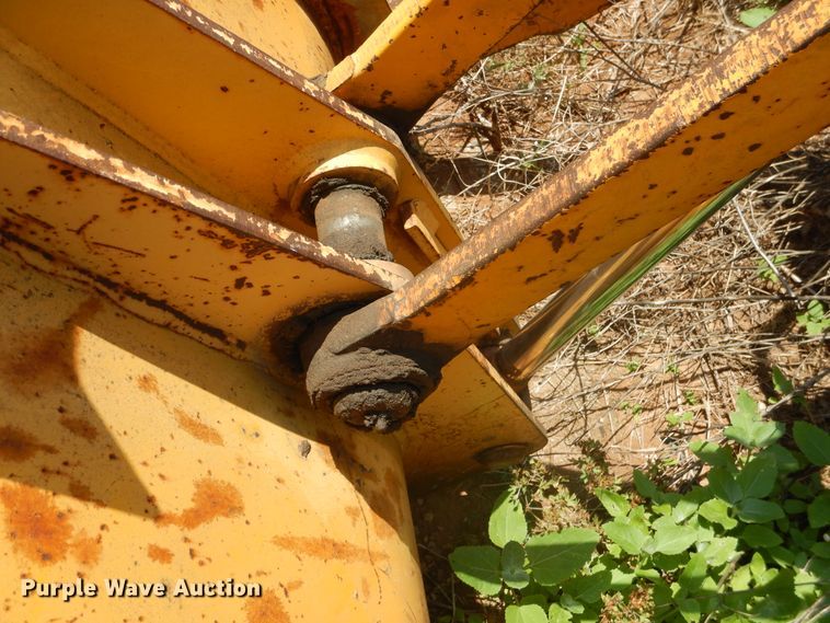 image for item FI9839 1987 John Deere 210C landscape tractor