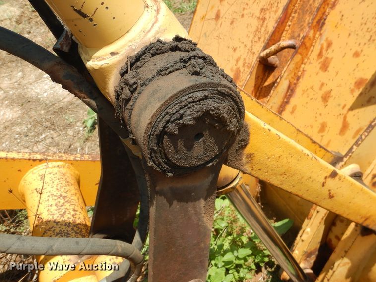 image for item FI9839 1987 John Deere 210C landscape tractor