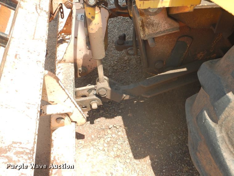 image for item FI9839 1987 John Deere 210C landscape tractor