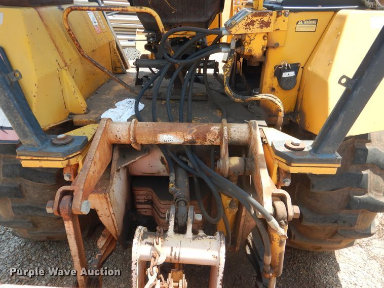 image for item FI9839 1987 John Deere 210C landscape tractor