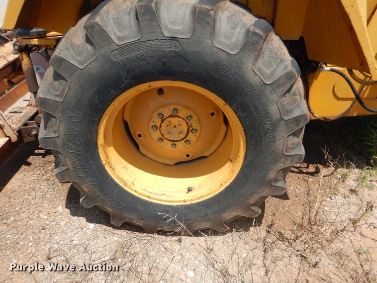 image for item FI9839 1987 John Deere 210C landscape tractor