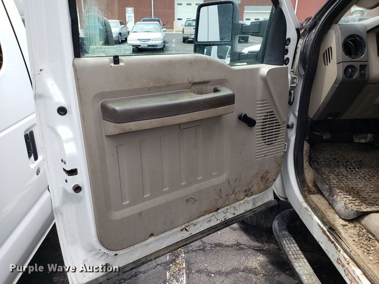 image for item FL9001 2008 Ford F450 Super Duty dump truck